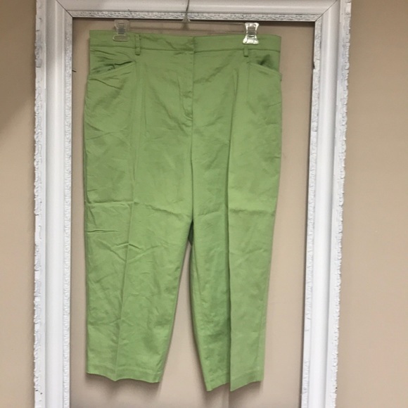 White Stag Pants - White Stage Capri pants